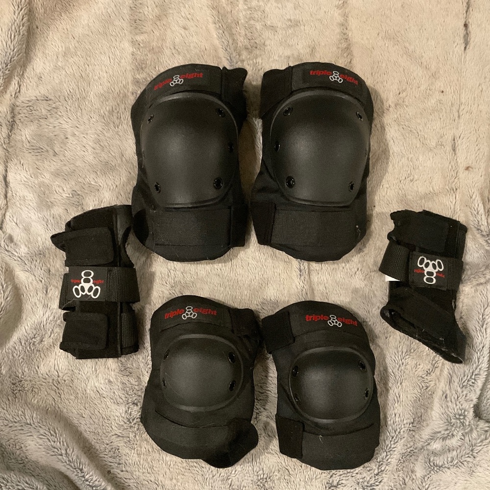 Triple 8 Black Medium